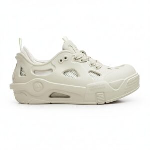 sports shoes